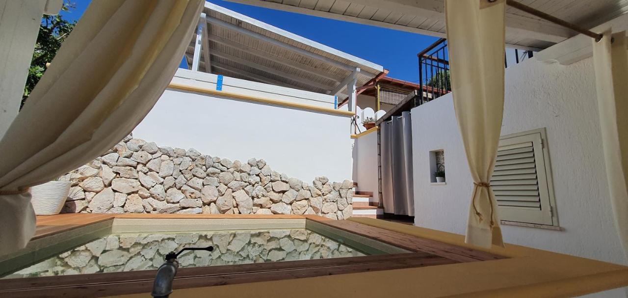 Casa Vacanze "Il Carrubo" 갈리아노델카포 외부 사진